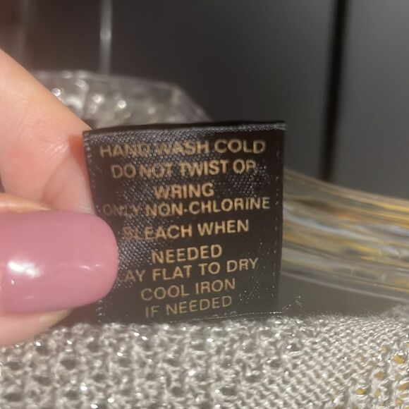 NUE options silver sweater size XL - Picture 7 of 7